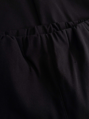 LAURIE Regular Trousers 'Taylor' in Black