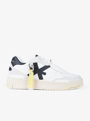 Sneaker bassa di John Richmond in bianco: frontale