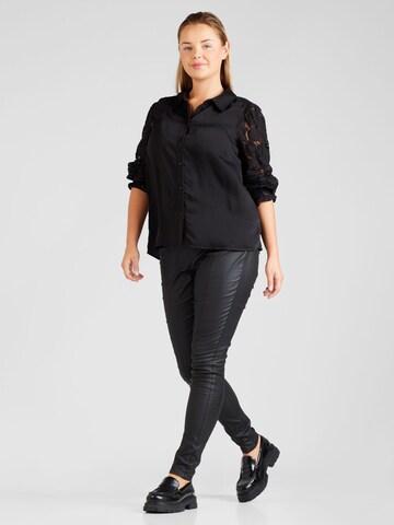 Vero Moda Curve - Blusa 'Cabena' em preto