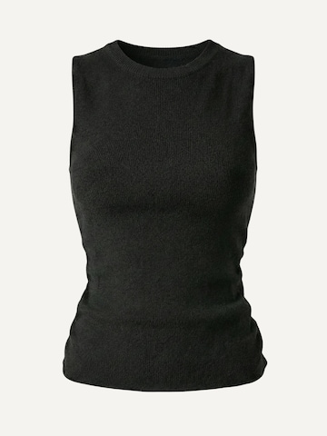 ZUBEK Top in Black: front