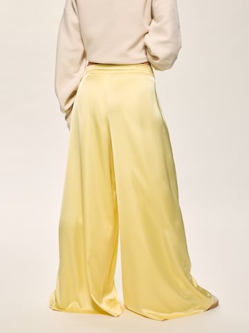 Kamila Šikl Lużny krój Spodnie w kolorze żółty