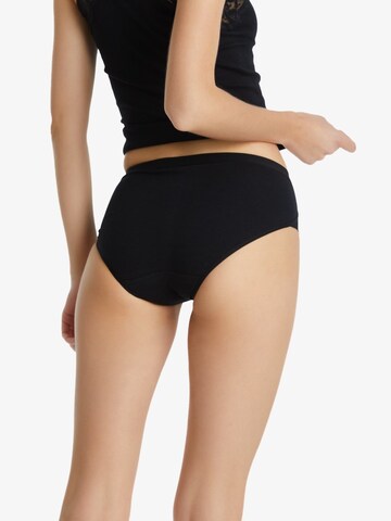 Blackspade Slip in Black