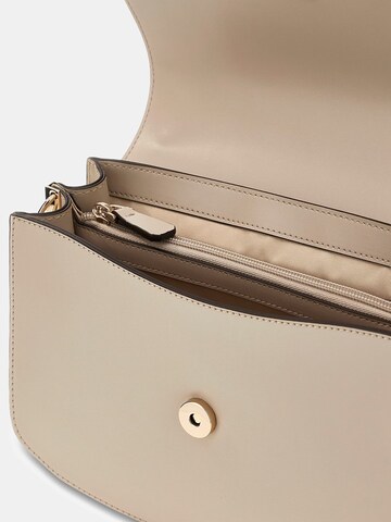 GUESS Umhängetasche in Beige