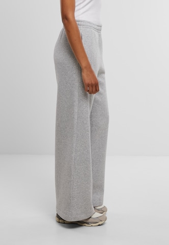 Wide Leg Pantalon Urban Classics en gris