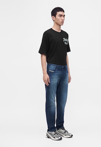 DIESEL Regular Jeans '1986 LARKEE-BEEX' in Blauw