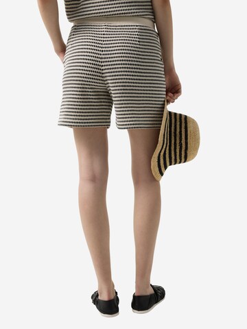 BOGNER Loosefit Shorts 'Steena' in Weiß