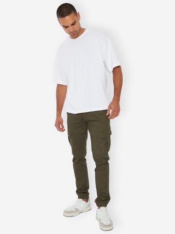 Threadbare Slimfit lange Cargohose 'Garrix' in Grün