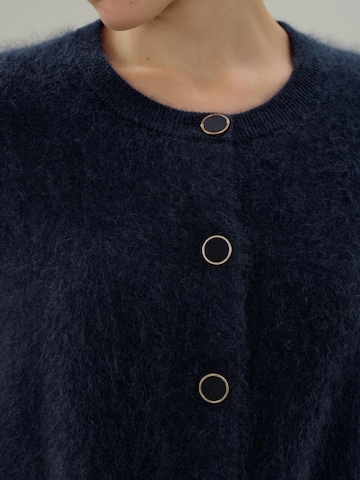 Lilysilk - Cárdigan 'Ultraweicher Cardigan aus gebürstetem Kaschmir' en azul