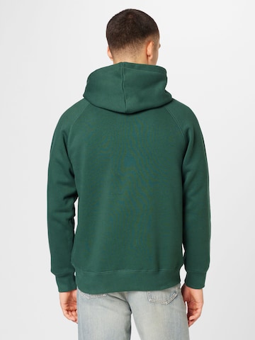 Carhartt WIP Sweatshirt 'Chase' in Groen