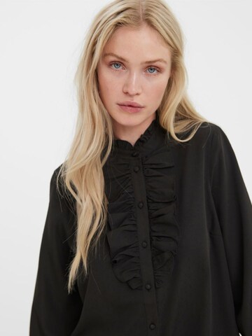 VERO MODA Blouse in Black