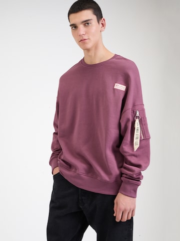 Sweat-shirt ALPHA INDUSTRIES en rouge : devant