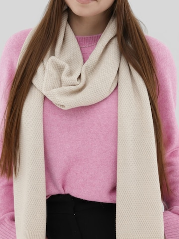 Maxte Scarf in White