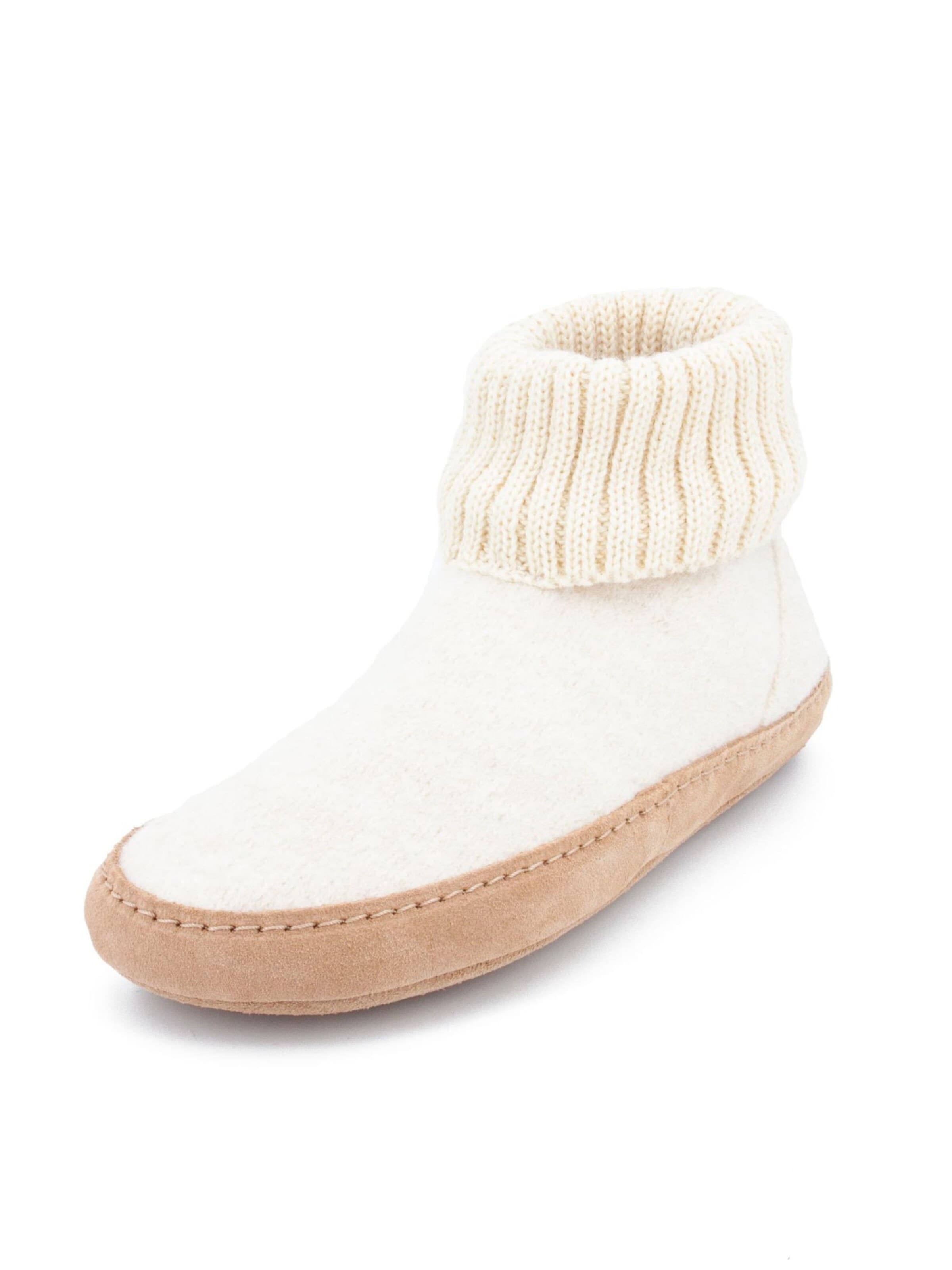 Gottstein Slippers 'Hüttenschuhe Dakota' in White: front