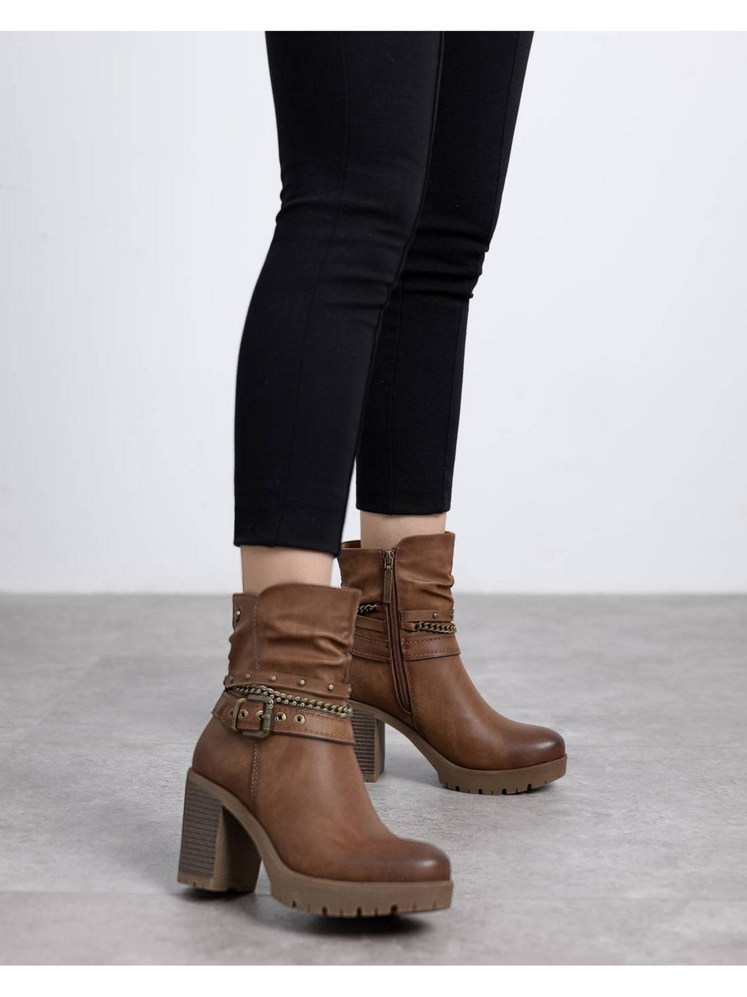 Stivale stringato 'Tronchetto Tacco- 172917' di Refresh in beige