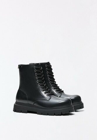 Bershka Boots med snörning i svart