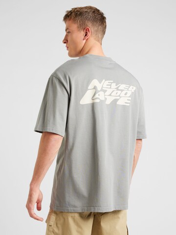 Pegador T-shirt 'NARSON' i grå: framsida