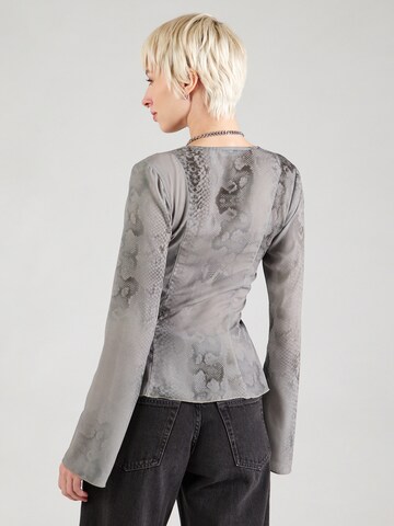 WEEKDAY Blouse 'Scorpio' in Grijs