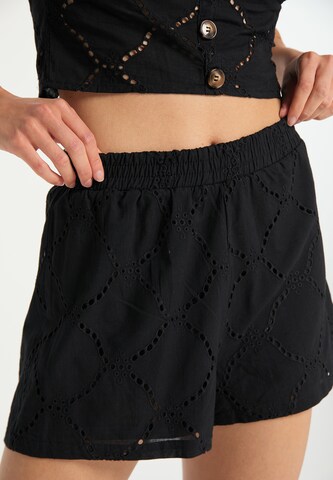 MYMO Regular Shorts in Schwarz