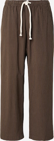 Abercrombie & FitchLoosefit Hlače 'Mar4' - smeđa boja: prednji dio