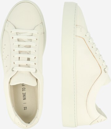 NINE TO FIVE Sneakers 'Grácia' in White