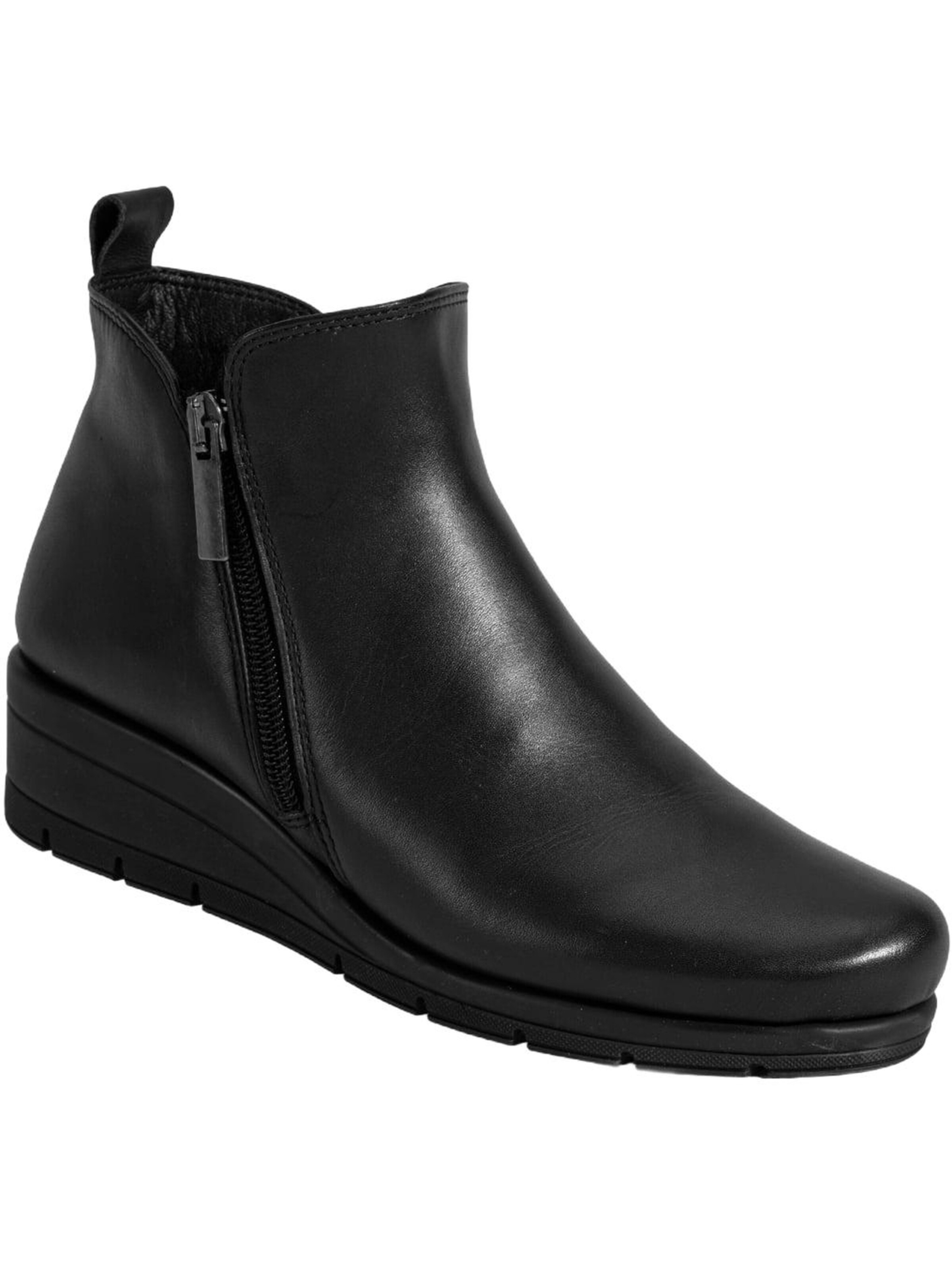 Desa Boots in Black: front