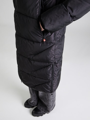 Frieda & Freddies NY Between-seasons coat in Black