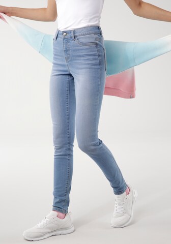 KangaROOS Skinny Jeans in Blue: front