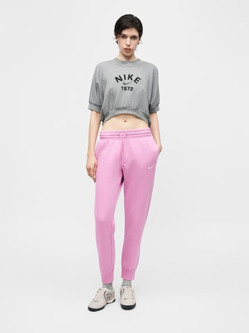 Nike Sportswear Tapered Hose 'Phoenix Fleece' in Pink