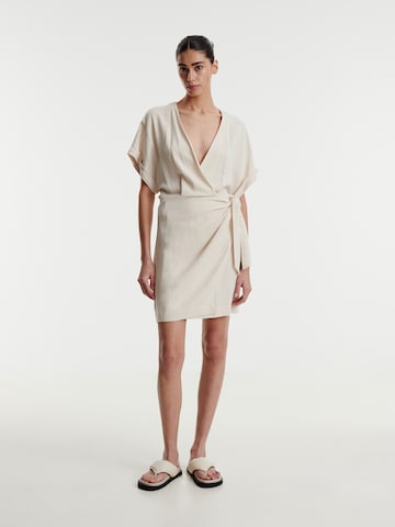 Robe d’été 'Elayne' EDITED en beige