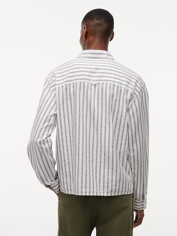 Tommy Jeans Regular fit Button Up Shirt in White