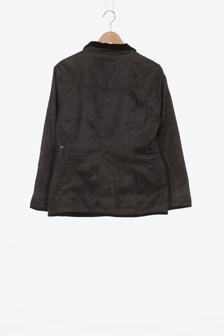 Barbour Jacket & Coat in L in Grey