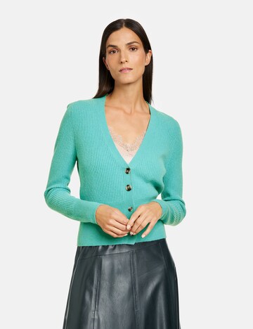 GERRY WEBER Gebreid vest in Groen: voorkant