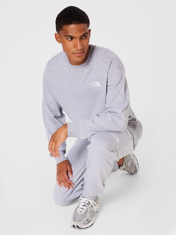 Sweat-shirt 'Essential' THE NORTH FACE en gris