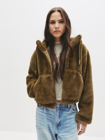Veste mi-saison Pull&Bear en marron : devant