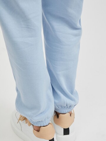 VILA - Tapered Pantalón 'Rustie' en azul