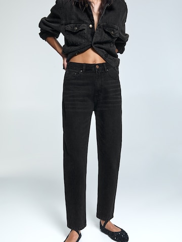 Pull&Bear Loosefit Jeans in Schwarz: predná strana