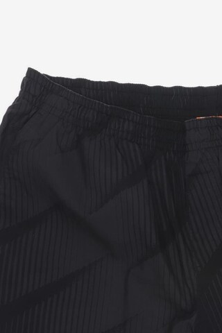 NIKE Shorts in 40 in Black