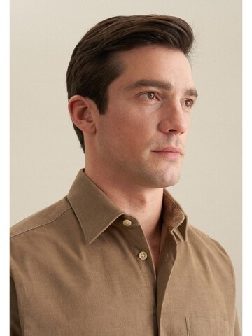 Coupe regular Chemise ' Schwarze Rose ' SEIDENSTICKER en marron