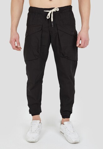 Tom Barron Tapered Broek in Zwart: voorkant