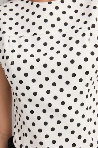 Trendyol - Blusa en blanco