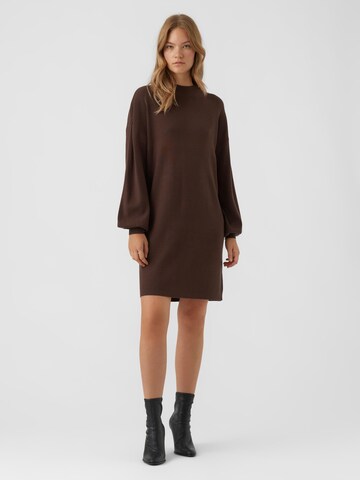 Vero Moda Petite Knitted dress 'Nancy' in Brown