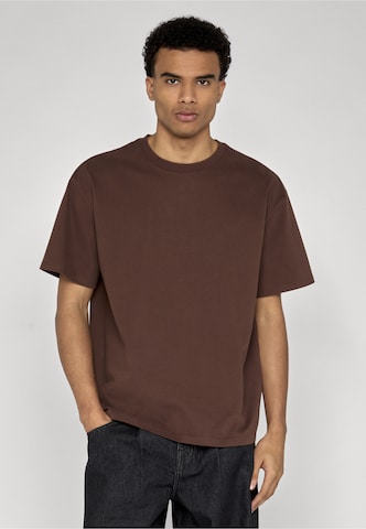 T-Shirt Urban Classics en marron : devant