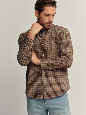 Regular fit Camicia di Next in marrone: frontale