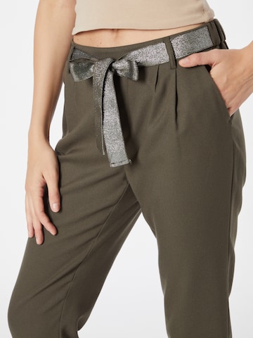 Regular Pantalon à pince 'RITA' ONLY en vert