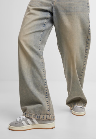 Urban Classics Baggy Jeans in Grijs