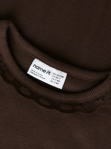 NAME IT - Camiseta 'NKFBELISA' en marrón