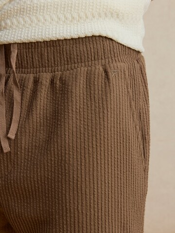 DAN FOX APPAREL Regular Панталон 'Jeremy' в кафяво