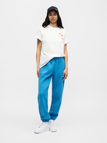Nike SportswearMajica 'CAFE TOMATO' - bijela boja