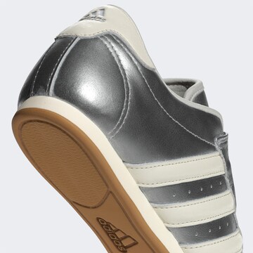 ADIDAS ORIGINALS Slip-ons 'Taekwondo' in Zilver