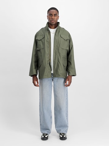 ALPHA INDUSTRIES Övergångsjacka i grön